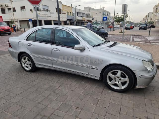 Mercedes-Benz 220 Diesel Automatique 2003 à Agadir - 2