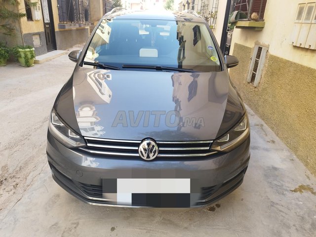 Volkswagen touran bon état ou li braha mrahba
