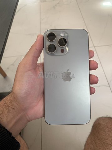 iPhones 15 pro max 256g etat 97
