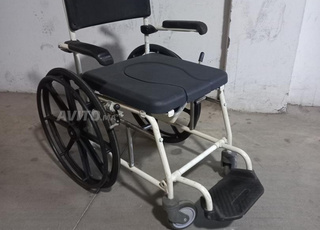 chaise roulante toilette et douche 