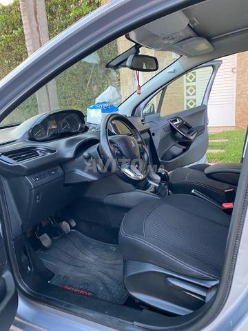 Peugeot 208 Diesel Manuelle 2019 à Mehdia - 2