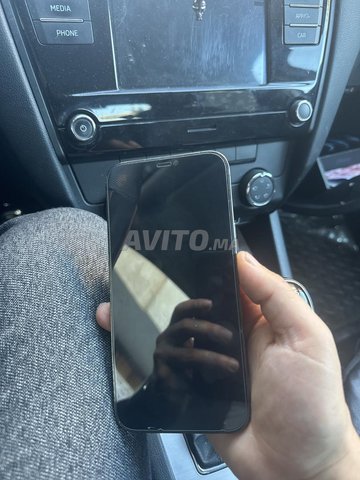iphone 15 pro max en parfait etat