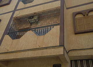 A VENDRE MAISON AVEC MAGASIN R2 BENI MELLAL 115M