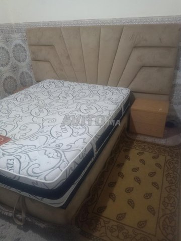 Matelas EZIO LUX 160x200 cm – Très bon état