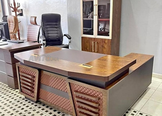 Mobilier de Bureau Fonctionnel et Élégant