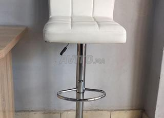  تابوريت جلد صناعي بتصميم عصري وأنيقا