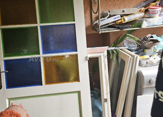 une porte avec son cadre