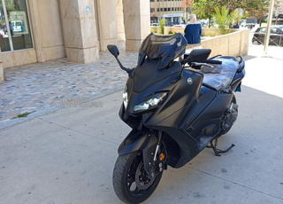 tmax 560 comme neuf km15k