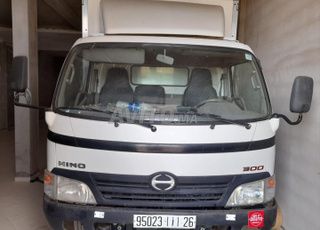 HINO 300  
