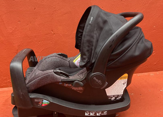 maxi-cosi avec base voiture