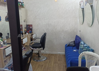 محال صالون حلاقه للبيع 