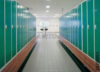 Vestiaire métallique avec porte verrouillable