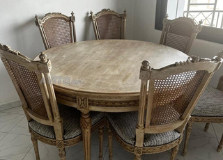 Ensemble table en citronnier et ses 6 chaises 