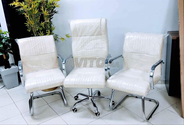 Pack bureau industriel et chaise vintage 