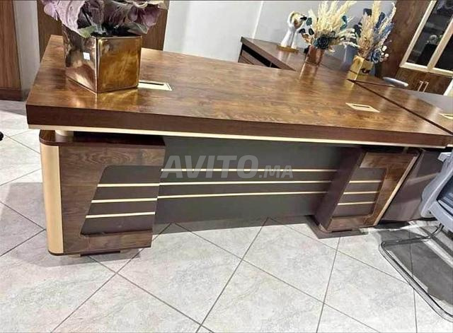 Bureau avec un décor raffiné  - مكاتب