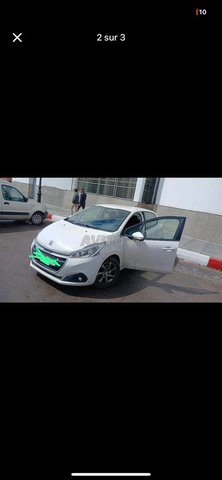 Peugeot 208 Diesel Manuelle 2015 à Casablanca