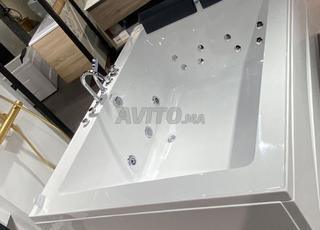BAIGNOIRE HYDROMASSAGE