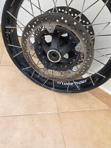 rueda delantera gsa 1250 bmw