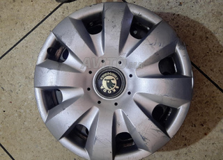 4 Jante de škoda en acier à vendre en bon état