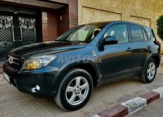 RAV4 très bonne état 