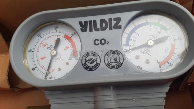 Régulateur manomètre pour bouteilles ARGON et CO2 - 2