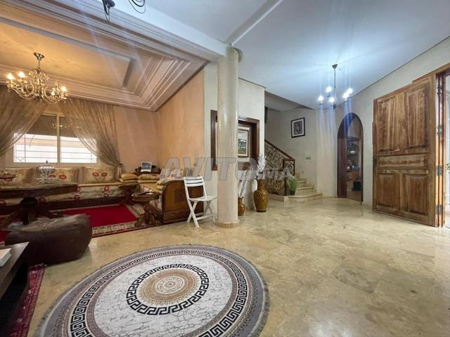 Belle villa à louer à Founti Sonaba 300m2 meublée  - 2