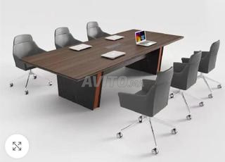 table de réunion \ bureau \ fauteuil de bureau 