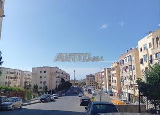 ثلاث غرف لفتيات عازبات مشمسة