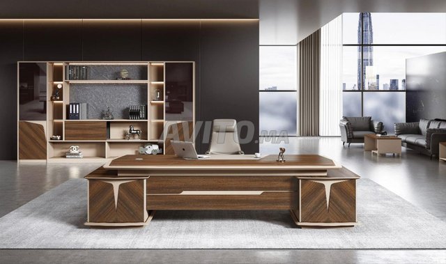 bureau bois mdf avec retour et caisson et3 chaises