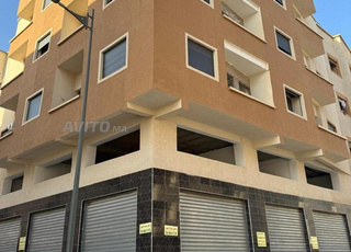 Magasin de 186 m² avec sous-pente 105 m² à vendre