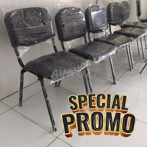 Chaise ISO Noire en Promo Un Confort Inegale
