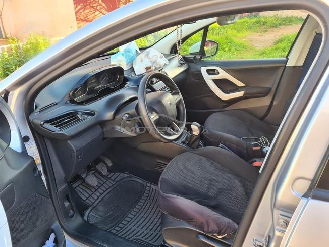 Peugeot 208 Diesel Manuelle 2016 à Fès
