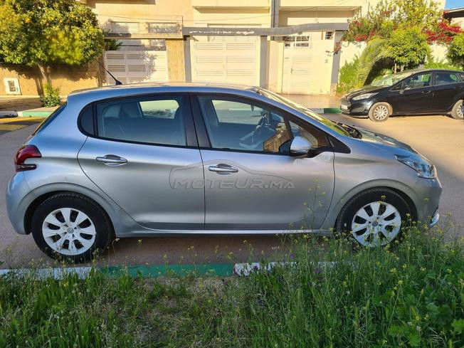 Peugeot 208 Diesel Manuelle 2016 à Fès