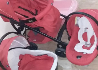 poussette chicco avec accessoires