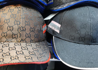 ملابس جاهزة و احذية 