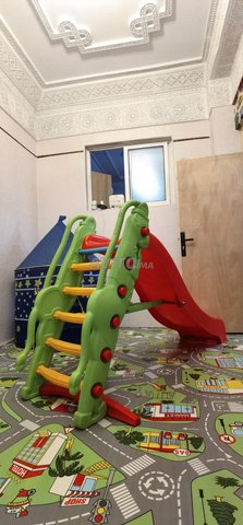 Tobogan pour enfant en tres bon etat