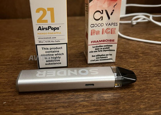 Vape Sonder 15 W neufs  et 2 liquide neufs