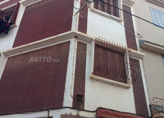 منزل بمحلات تجارية