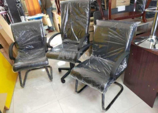 CHAISE HAUT QUALITE EN DEUX COULEURS 2 VISITEUR 