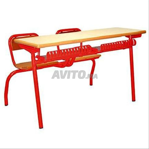 Table scolaire ajustable pour élèves