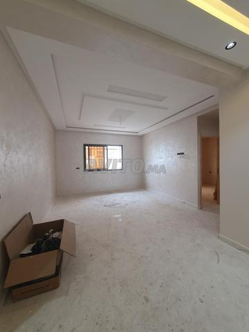 Apparemment vide Haut Standing hay matar  - 2