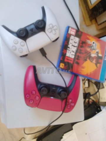 La PlayStation 5 (abrégée officiellement PS5) 
