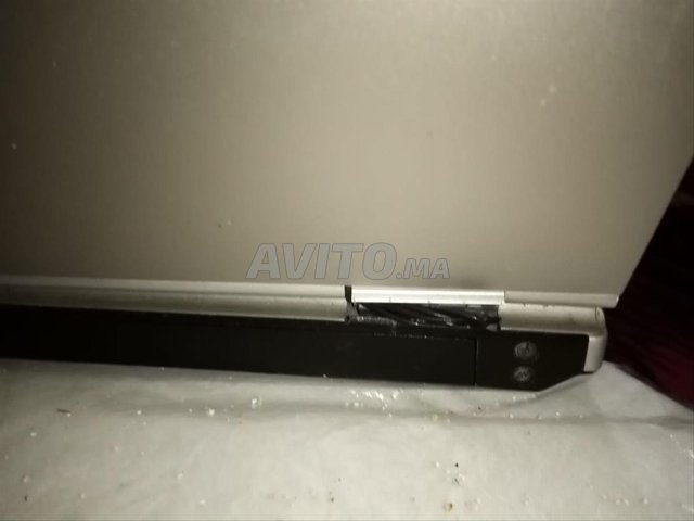 HP ElitBook 8470p 516GB et 4 Ram , cor I5 