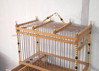 اقفاص طيور خشب