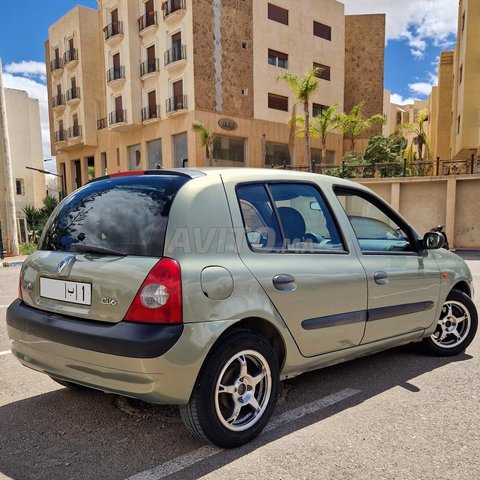 Renault clio 2 essence 7ch model 2003
