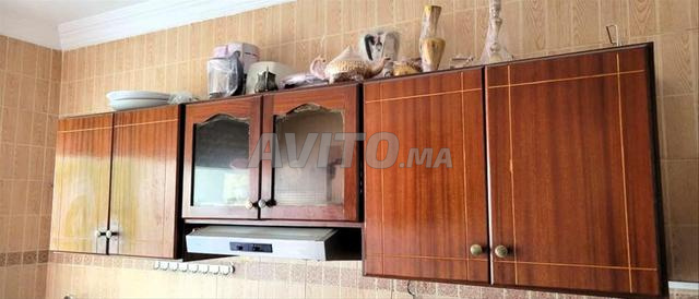 خزائن مطبخ خشبية بحالة جيدة، 240 سم، 65 سم، للبيع