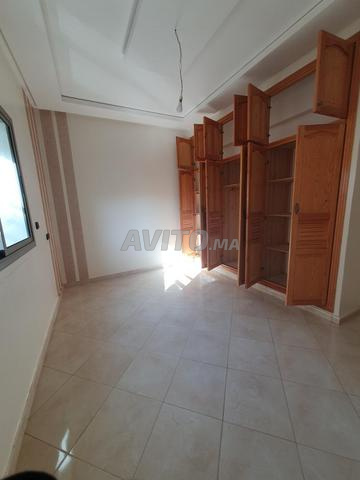 Apparemment vide myon Standing hay matar  - 2