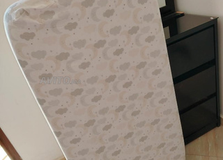 Lit 3 niveaux . matelas. drap imperméable 