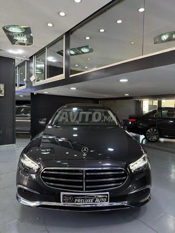  Mercedes Classe E 220 – chez PRELUXE AUTO