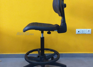 Tabouret réglable – assise PU antidérapante